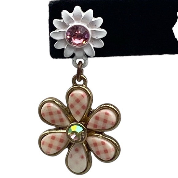 Betsey Johnson Summer Picnic Pink Gingham Daisy Flower Earrings - Picture 7 of 8
